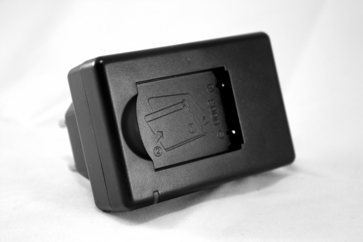 Сетевое зарядное устройство PowerPlant Olympus Li-40B, Li-42B, D-Li63, KLIC-7006 EN-EL10, NP-45 Slim