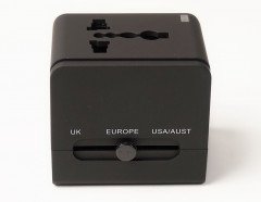 Универсальный дорожный сетевой переходник PowerPlant c USB 220V 6A