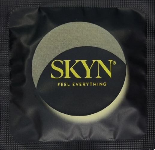 Набір презервативів Skyn Cocktail Club Безлатексні з ароматом коктейлів 12 шт